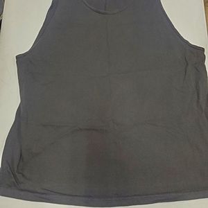 Black sleeveless tshirt